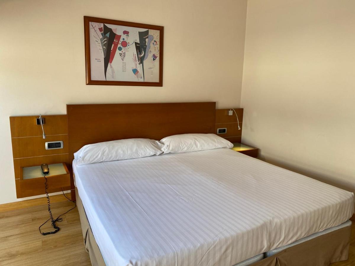 Duerming Longoria Plaza Hotel Oviedo Exterior foto